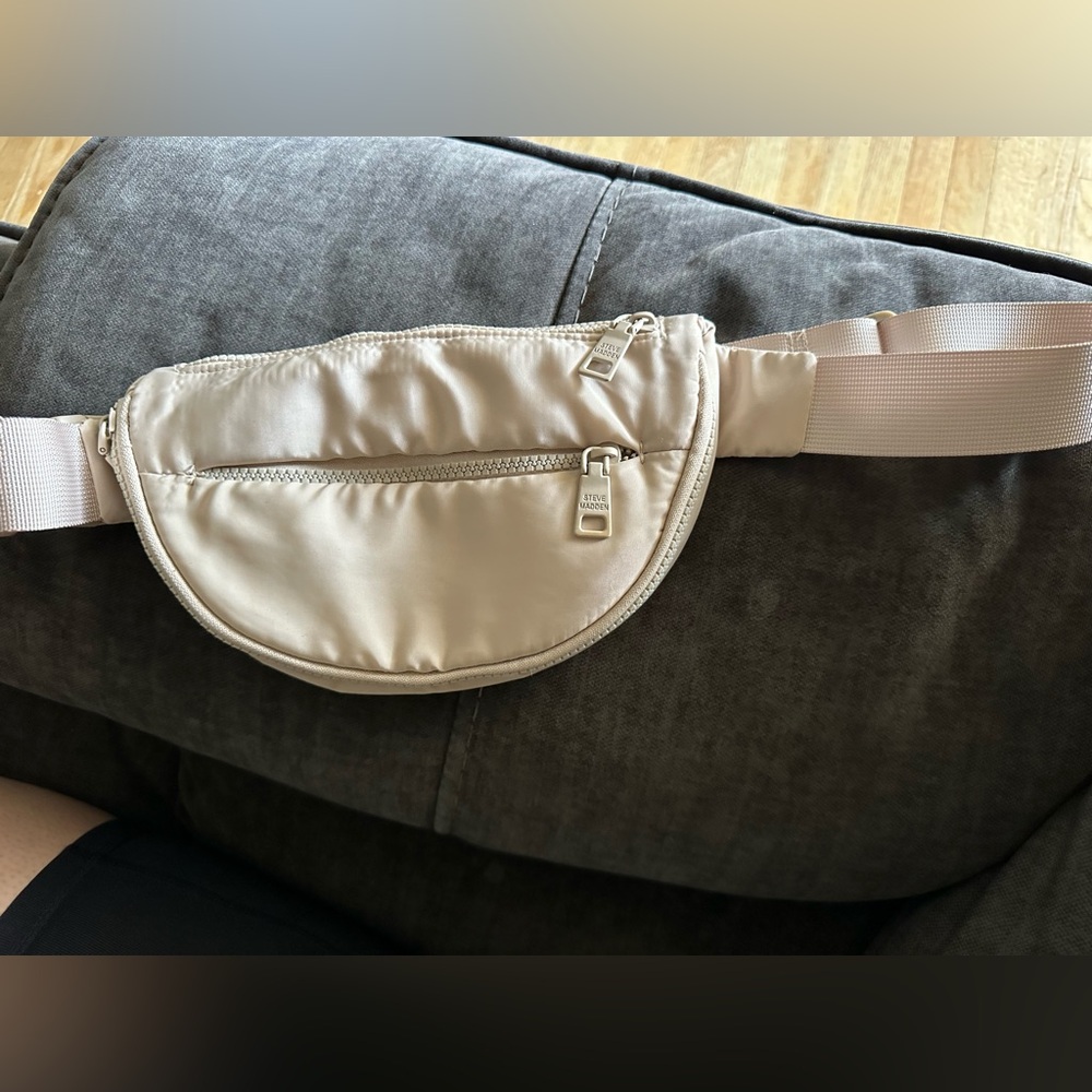 🚫⚠️ SOLD ⚠️🚫 Steve Madden Fanny Pack Crossbody Bag